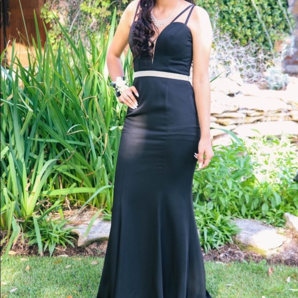 Black prom dress
